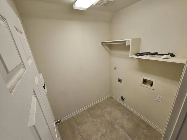 a view of utility room