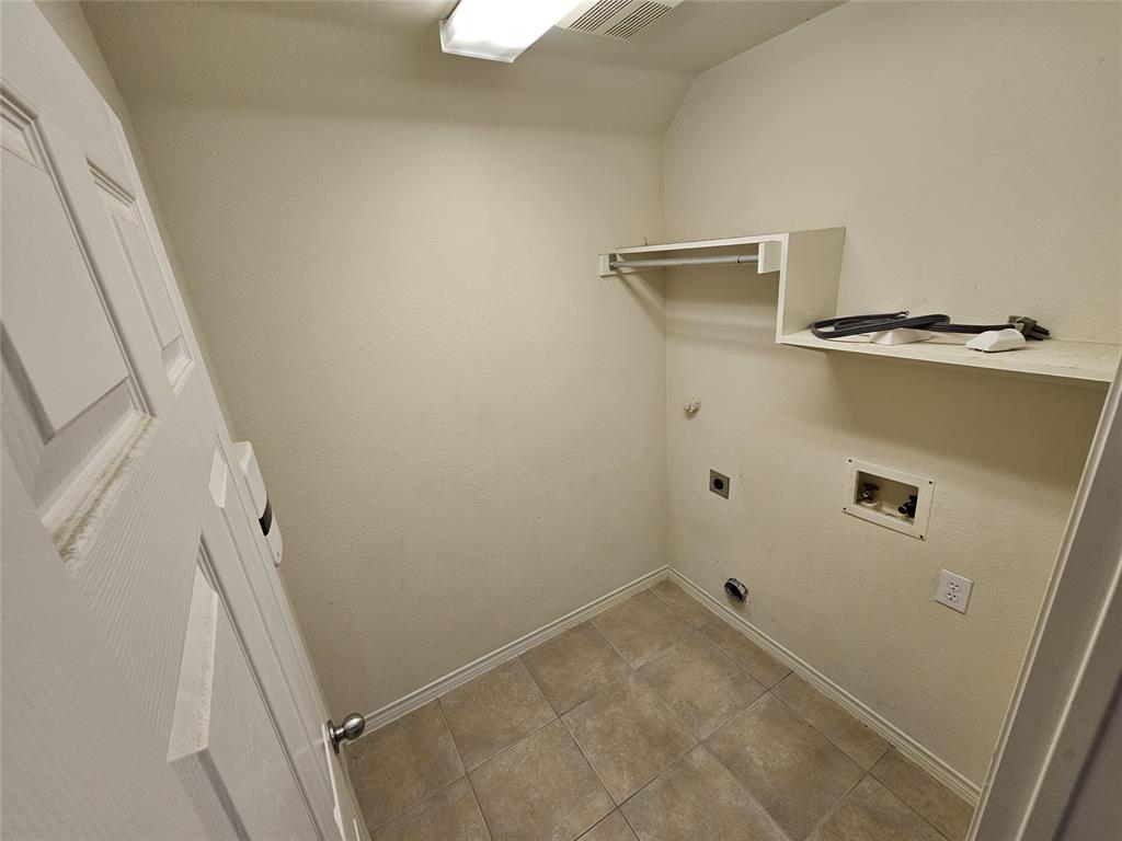 7341 Danbridge Lane Frisco, TX 75035 - Photo 7 of 14 a view of utility room