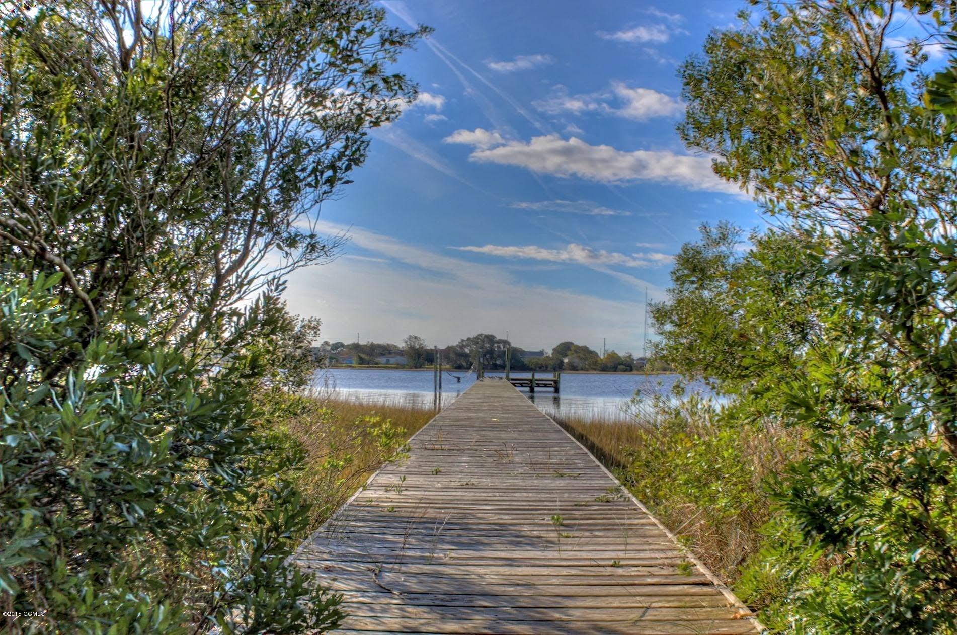 1403 Oglesby Road Morehead City, NC 28557 - Photo 4 of 11 Dock
