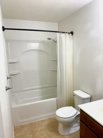 $2,750 | 308 Niagara Drive, Volo, IL 60073