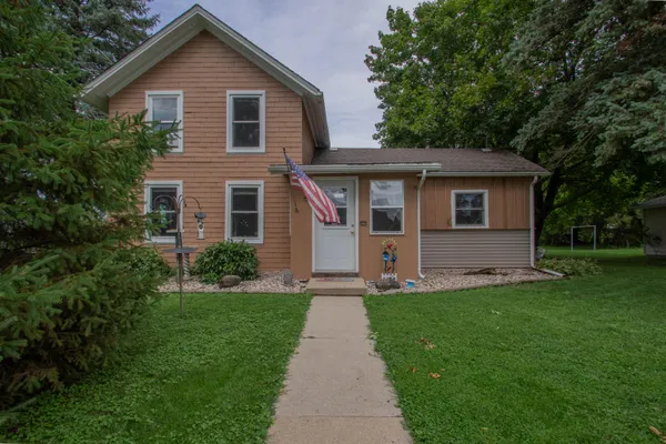 $249,900 | 816 West Division Street, Watertown, WI 53098