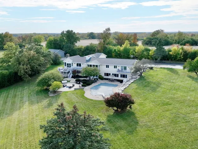 $1,195,000 | 30766 Gossell Road, Wauconda, IL 60084