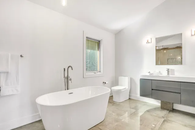 $1,195,000 | 30766 Gossell Road, Wauconda, IL 60084