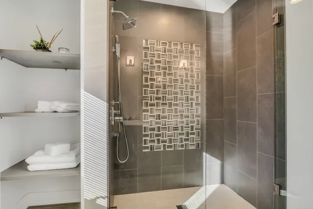 $1,195,000 | 30766 Gossell Road, Wauconda, IL 60084