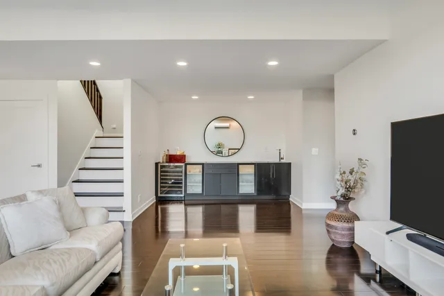 $1,195,000 | 30766 Gossell Road, Wauconda, IL 60084