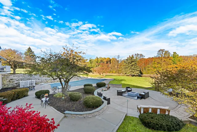 $1,195,000 | 30766 Gossell Road, Wauconda, IL 60084