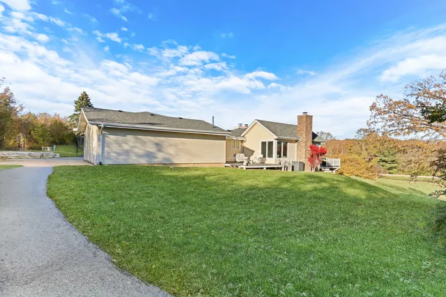 $1,195,000 | 30766 Gossell Road, Wauconda, IL 60084