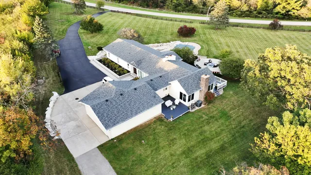 $1,195,000 | 30766 Gossell Road, Wauconda, IL 60084
