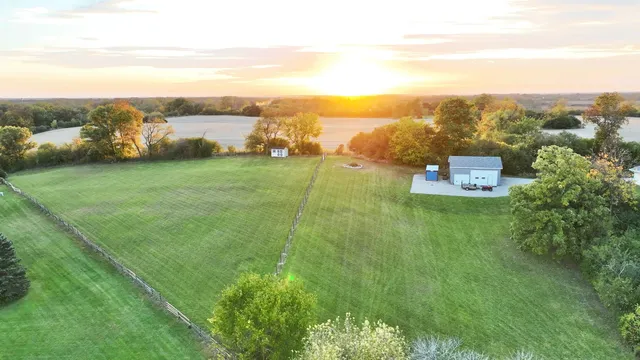 $1,195,000 | 30766 Gossell Road, Wauconda, IL 60084