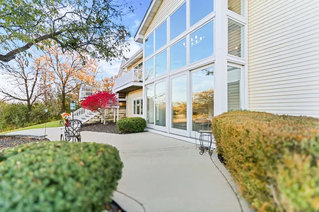 $1,195,000 | 30766 Gossell Road, Wauconda, IL 60084