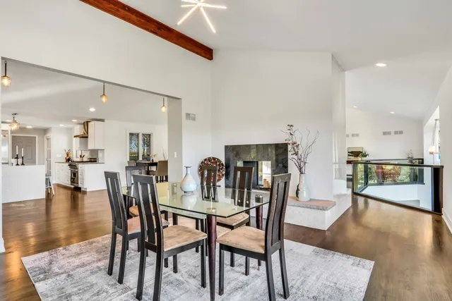 $1,195,000 | 30766 Gossell Road, Wauconda, IL 60084