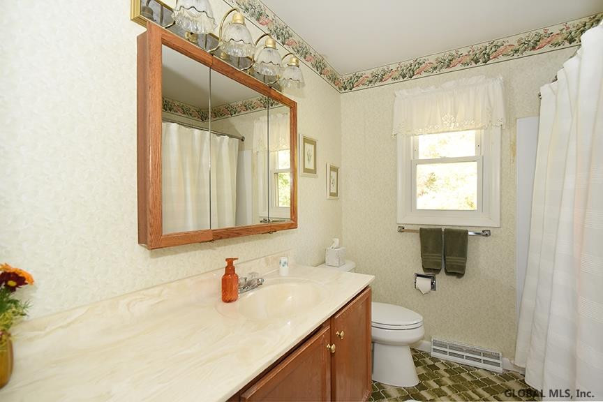 34 Haystack Road Clifton Park, NY 12065 - Photo 13 of 42 Photo 13