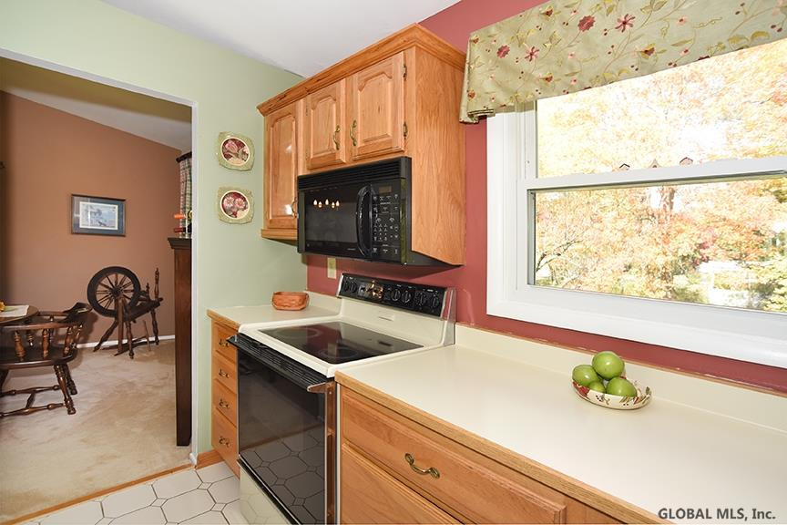 34 Haystack Road Clifton Park, NY 12065 - Photo 10 of 42 Photo 10