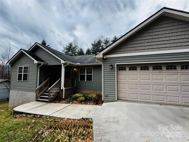 $575,000 | 103 Redden Road, Hendersonville, NC 28739