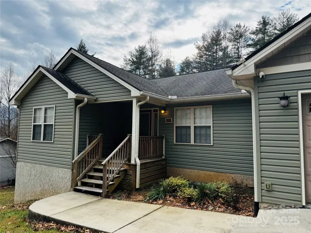 $575,000 | 103 Redden Road, Hendersonville, NC 28739