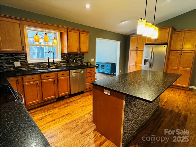 $575,000 | 103 Redden Road, Hendersonville, NC 28739