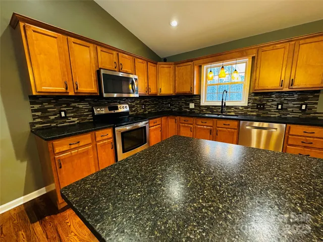 $575,000 | 103 Redden Road, Hendersonville, NC 28739