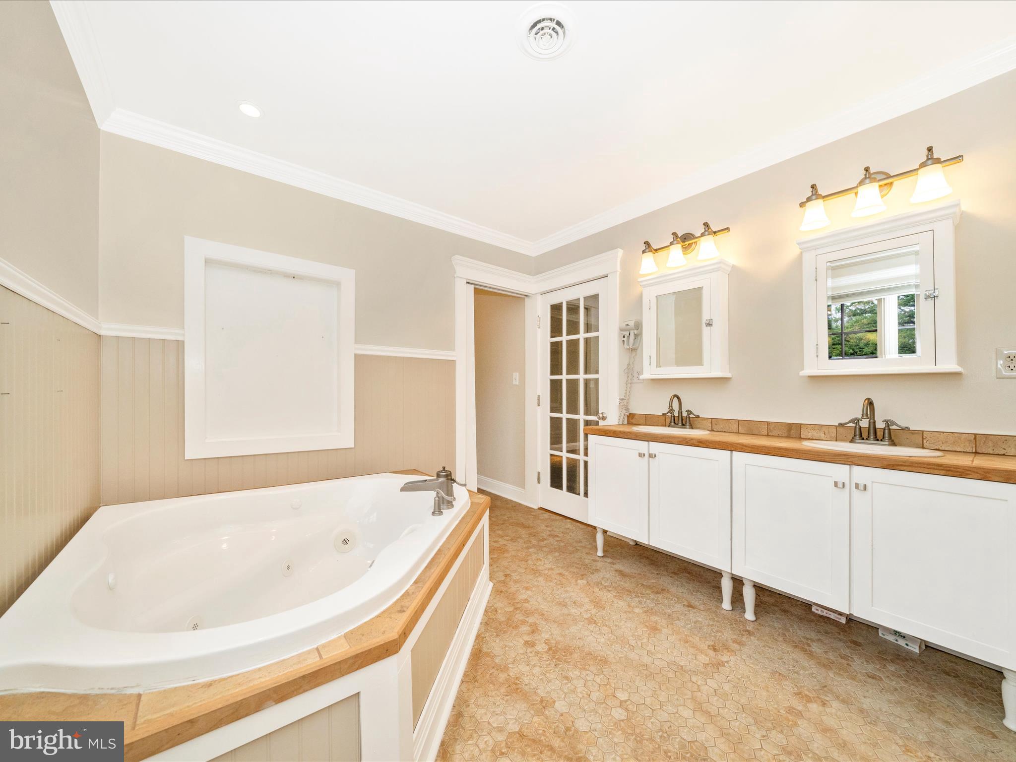 1925 Pagebrook Road Silver Spring, MD 20903 - Photo 35 of 74 Primary Bathroom