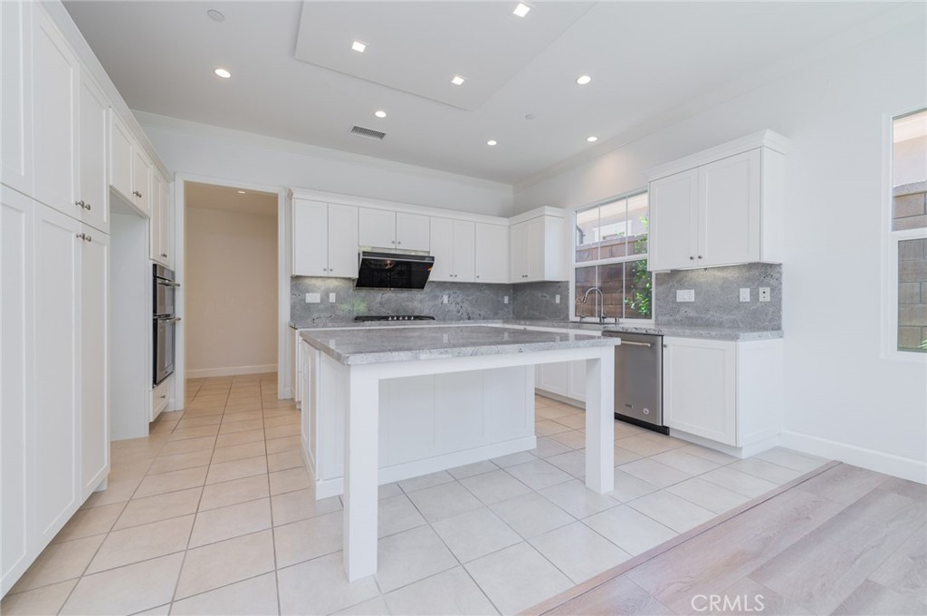 60 Quentin Irvine, CA 92620 - Photo 5 of 30