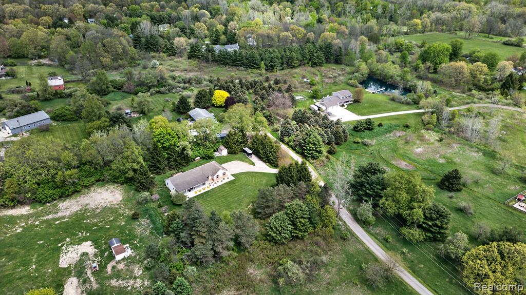 7659 Clyde Road Fenton, MI 48430 - Photo 44 of 52