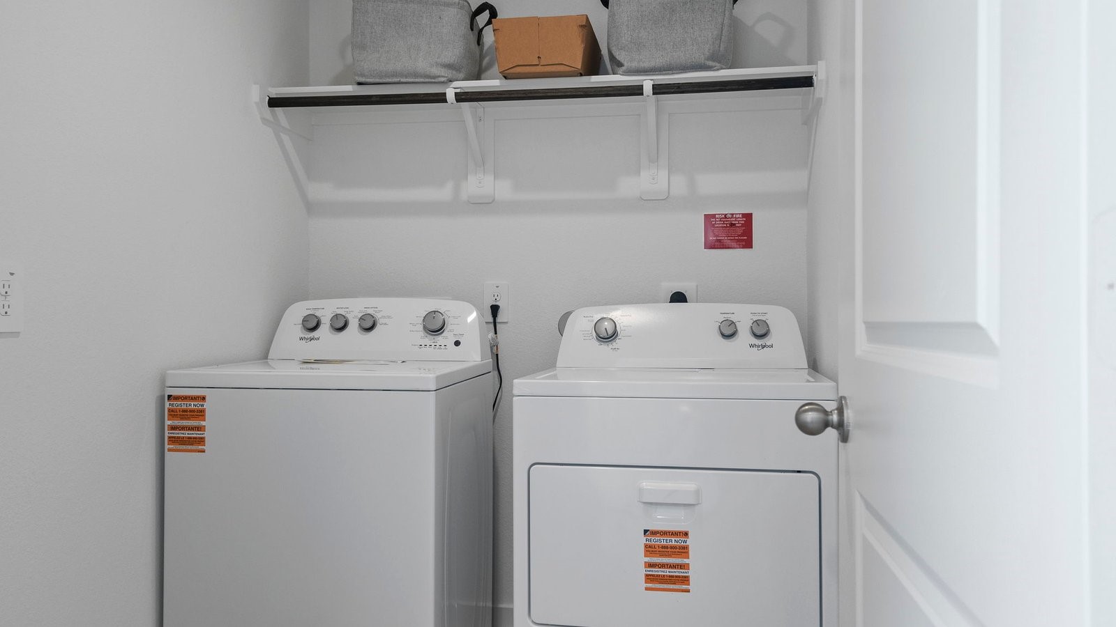 6203 Brookhaven Street Rosenberg, TX 77469 - Photo 20 of 38 a utility room with dryer and washer