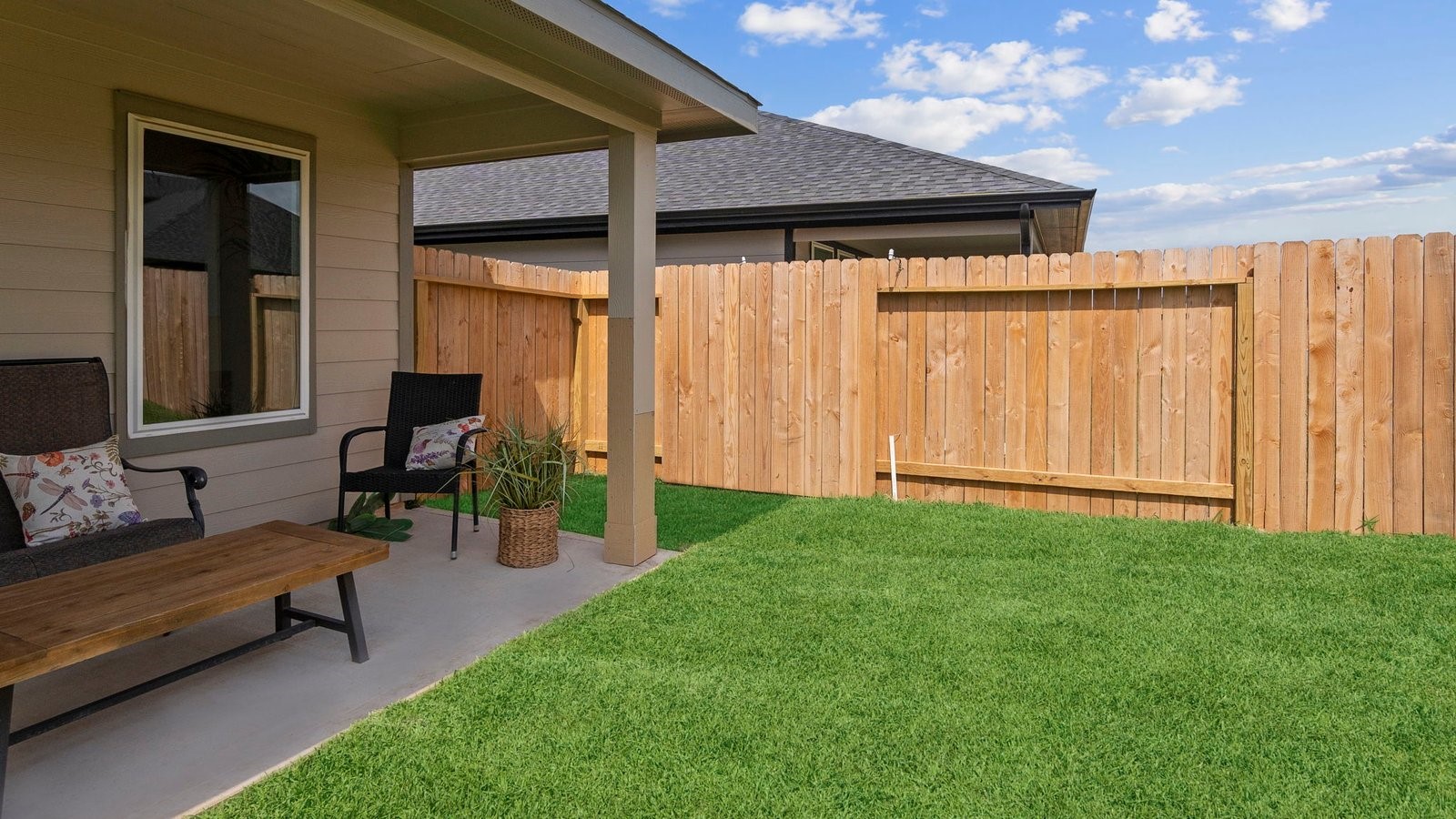 6203 Brookhaven Street Rosenberg, TX 77469 - Photo 21 of 38 a view of a backyard with sitting area