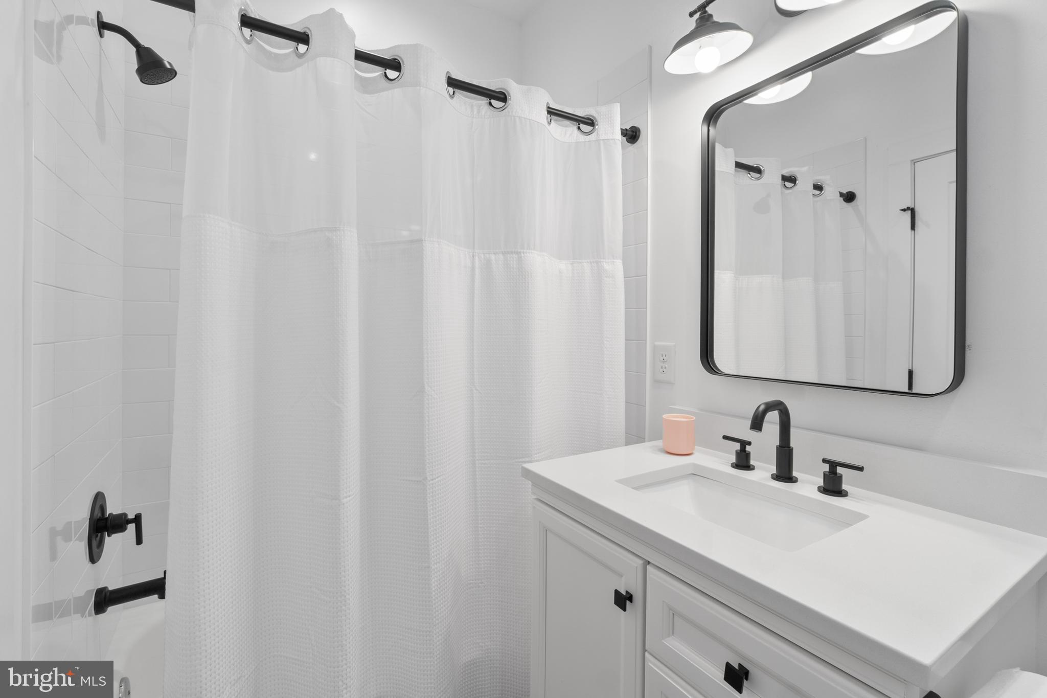 338 Somerset Road Pasadena, MD 21122 - Photo 46 of 70 Bedroom #5 ensuite bathroom with shower/tub