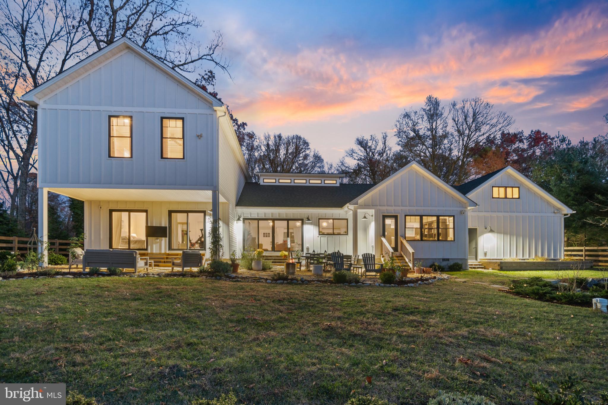 338 Somerset Road Pasadena, MD 21122 - Photo 55 of 70 Twilight