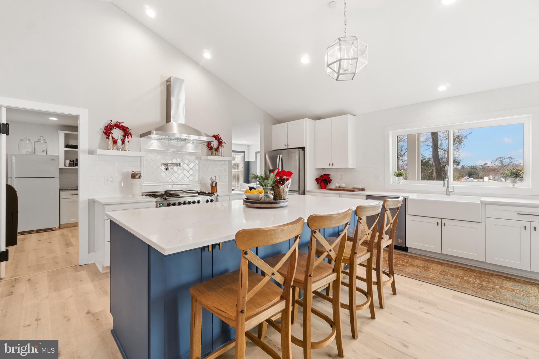 338 Somerset Road Pasadena, MD 21122 - Photo 8 of 70 Beautiful oversized island w/quartz counter top