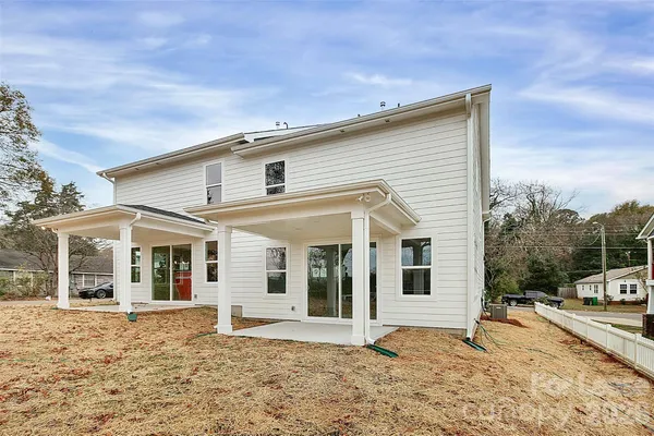 $2,400 | 2957 Ross Avenue, Charlotte, NC 28208