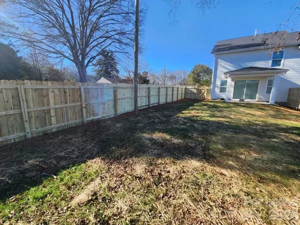 $2,400 | 2957 Ross Avenue, Charlotte, NC 28208