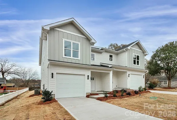 $2,400 | 2957 Ross Avenue, Charlotte, NC 28208