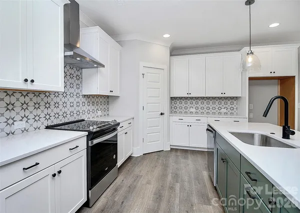 $2,400 | 2957 Ross Avenue, Charlotte, NC 28208