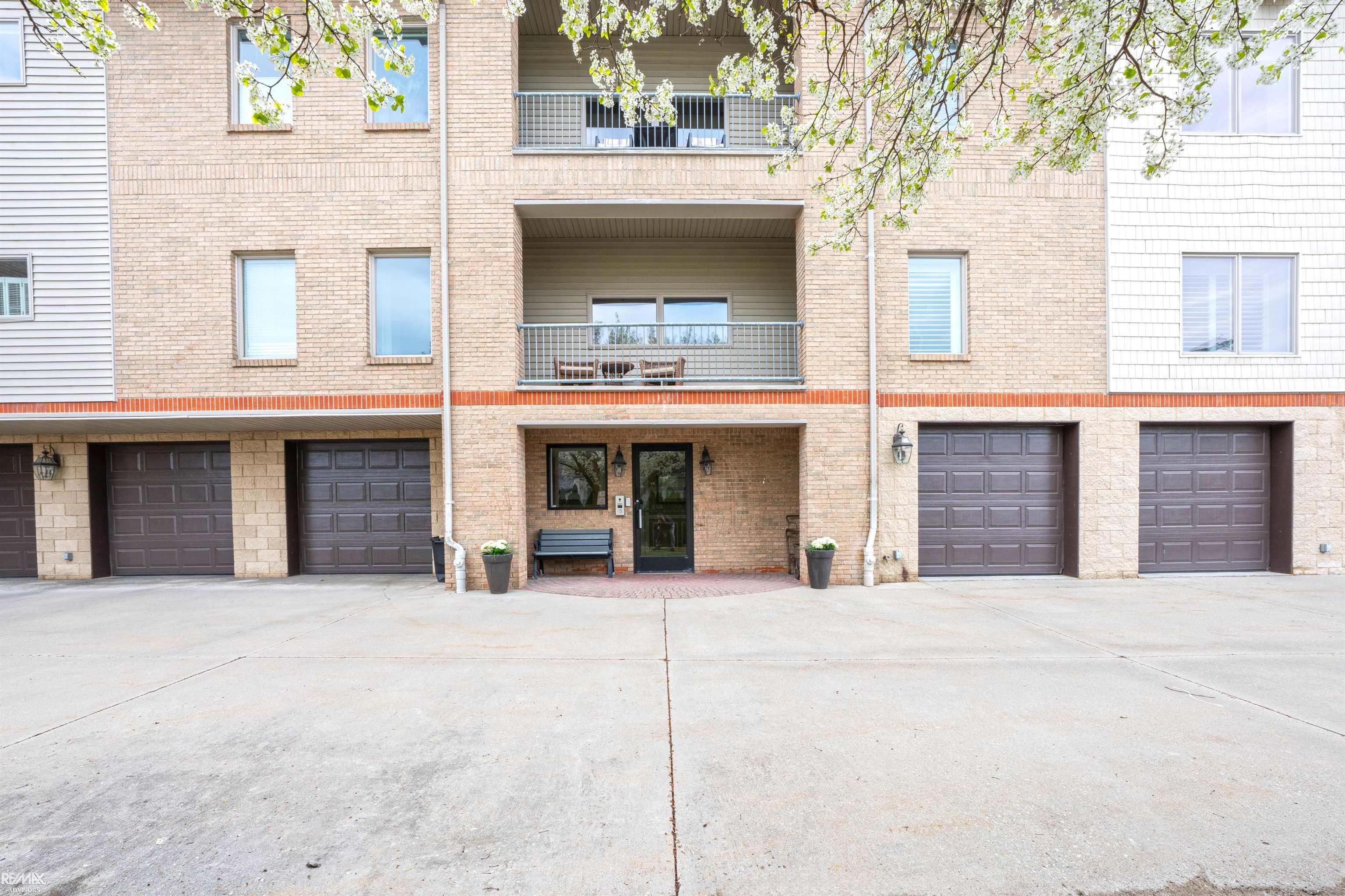 32172 North River Road, Unit 17 Harrison Township, MI 48045 - Photo 9 of 74