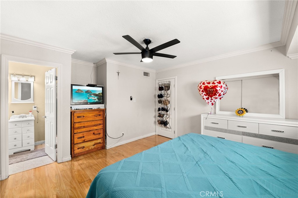 5347 Crest Riverside Ca Riverside, CA 92503 - Photo 12 of 28 Primary Suite view 2