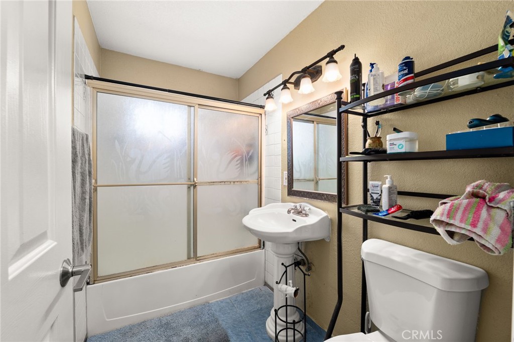 5347 Crest Riverside Ca Riverside, CA 92503 - Photo 16 of 28 Guest Bathroom