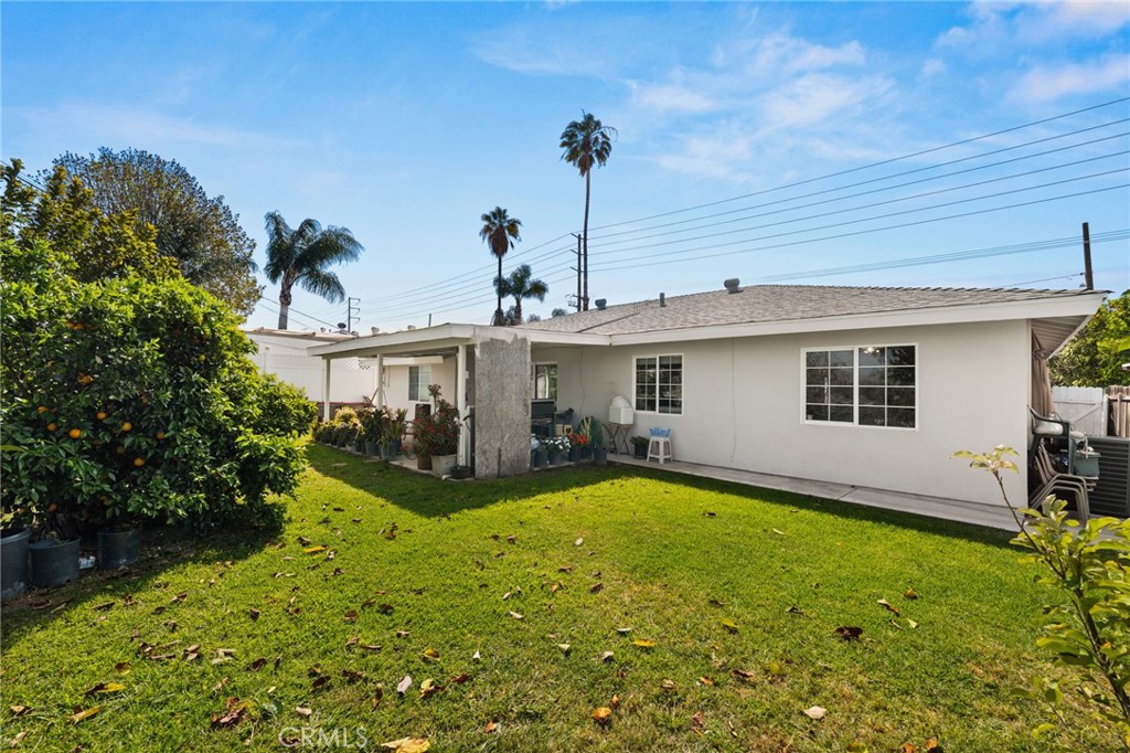 5347 Crest Riverside Ca Riverside, CA 92503 - Photo 23 of 28 Backyard view 5