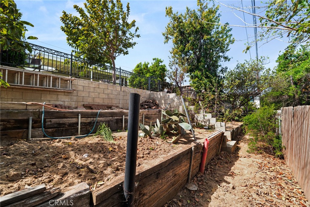 5347 Crest Riverside Ca Riverside, CA 92503 - Photo 24 of 28 Backyard view 6