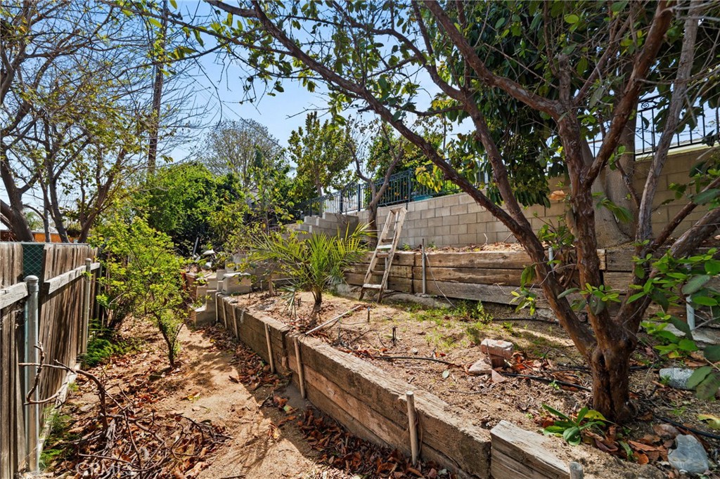 5347 Crest Riverside Ca Riverside, CA 92503 - Photo 25 of 28 Backyard view 7
