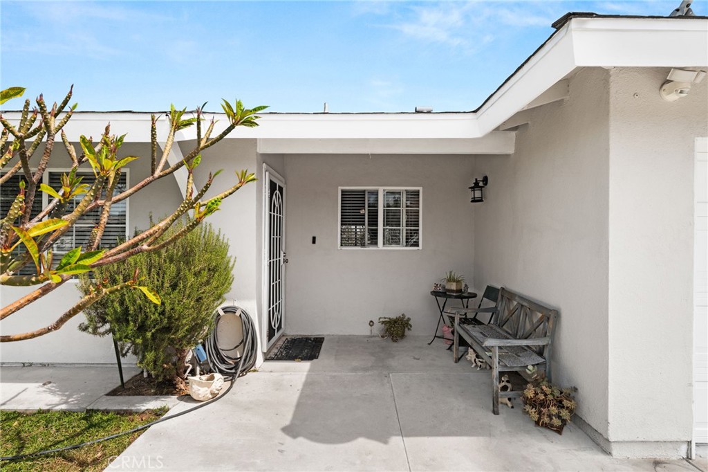 5347 Crest Riverside Ca Riverside, CA 92503 - Photo 3 of 28 Front view 3