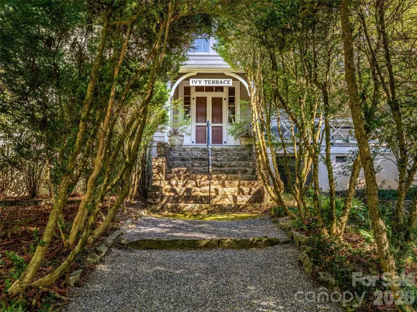 $1,850,000 | 300 Ivy Terrace Drive, Saluda, NC 28773
