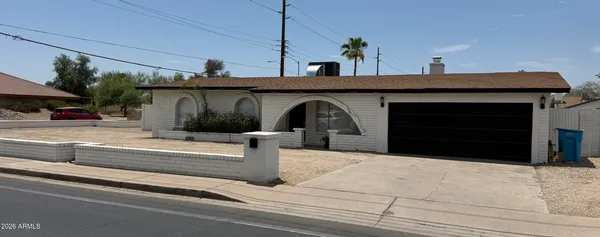 $2,300 | 3131 East Sweetwater Avenue, Phoenix, AZ 85032