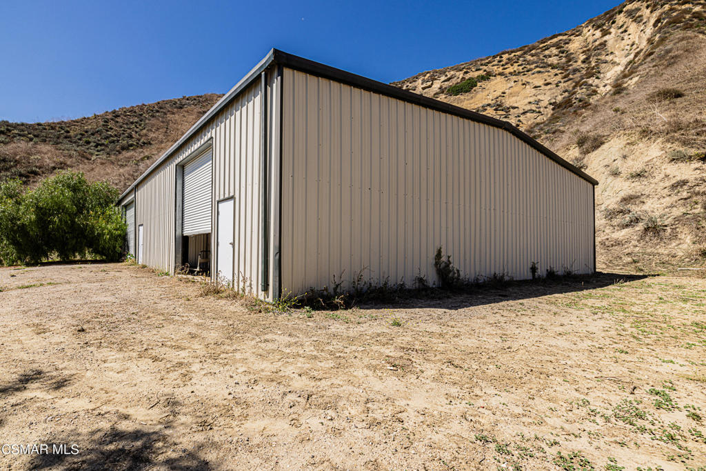 Bixby Road Somis, CA 93066 - Photo 22 of 33 a backyard of a house