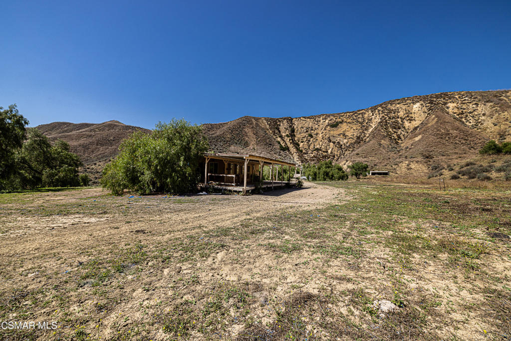 Bixby Road Somis, CA 93066 - Photo 33 of 33 a view of a large mountain with a mountain in the background