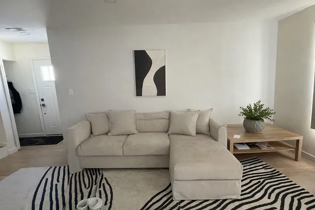 $2,400 | 463 Kennedy Place, Vernon Hills, IL 60061