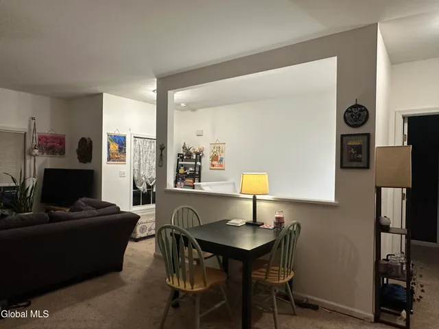 $249,900 | 406 Worthington Terrace, North Greenbush, NY 12198