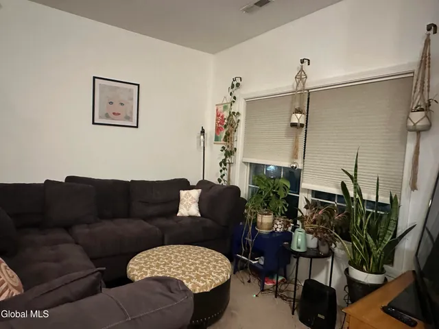 $249,900 | 406 Worthington Terrace, North Greenbush, NY 12198