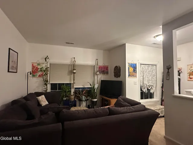 $249,900 | 406 Worthington Terrace, North Greenbush, NY 12198