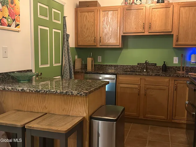 $249,900 | 406 Worthington Terrace, North Greenbush, NY 12198