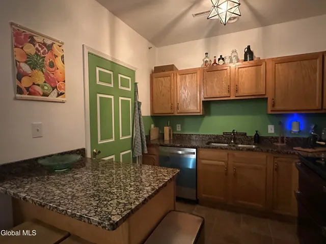 $249,900 | 406 Worthington Terrace, North Greenbush, NY 12198